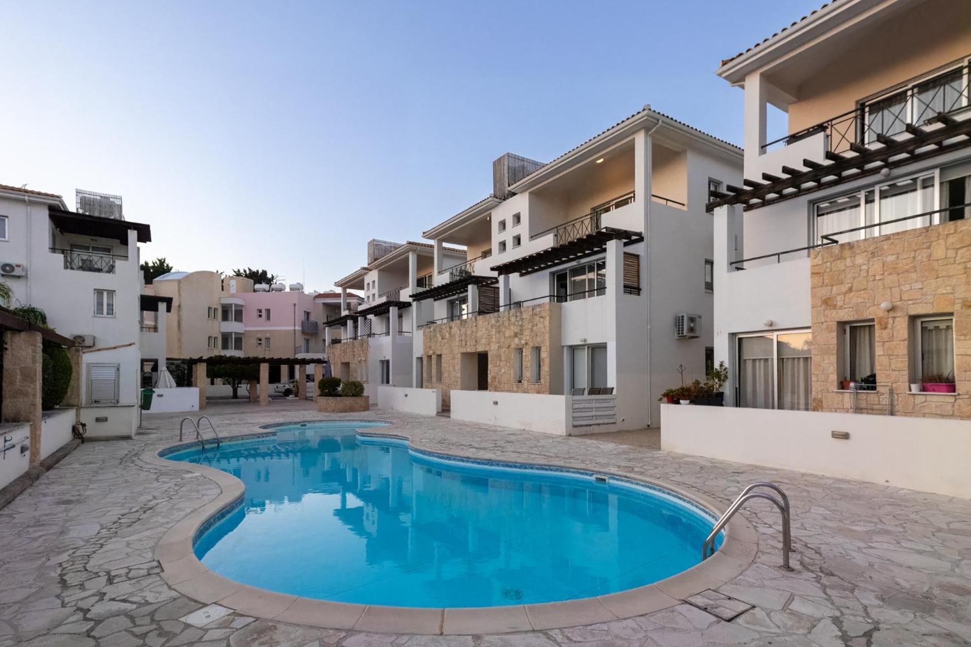 Nefeli Blue-Horizon 2B, Pool, Suites, Big Balconies Paphos Exterior foto